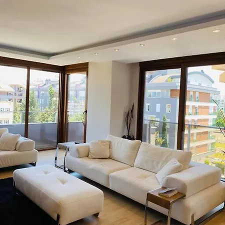 Konaklar Bolgesinde Denize Yakin Luks Dublex Daire Antalya